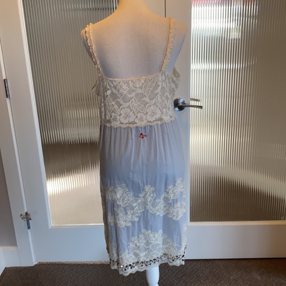 Beautiful Odd Molly Dress - Picture 6 of 10